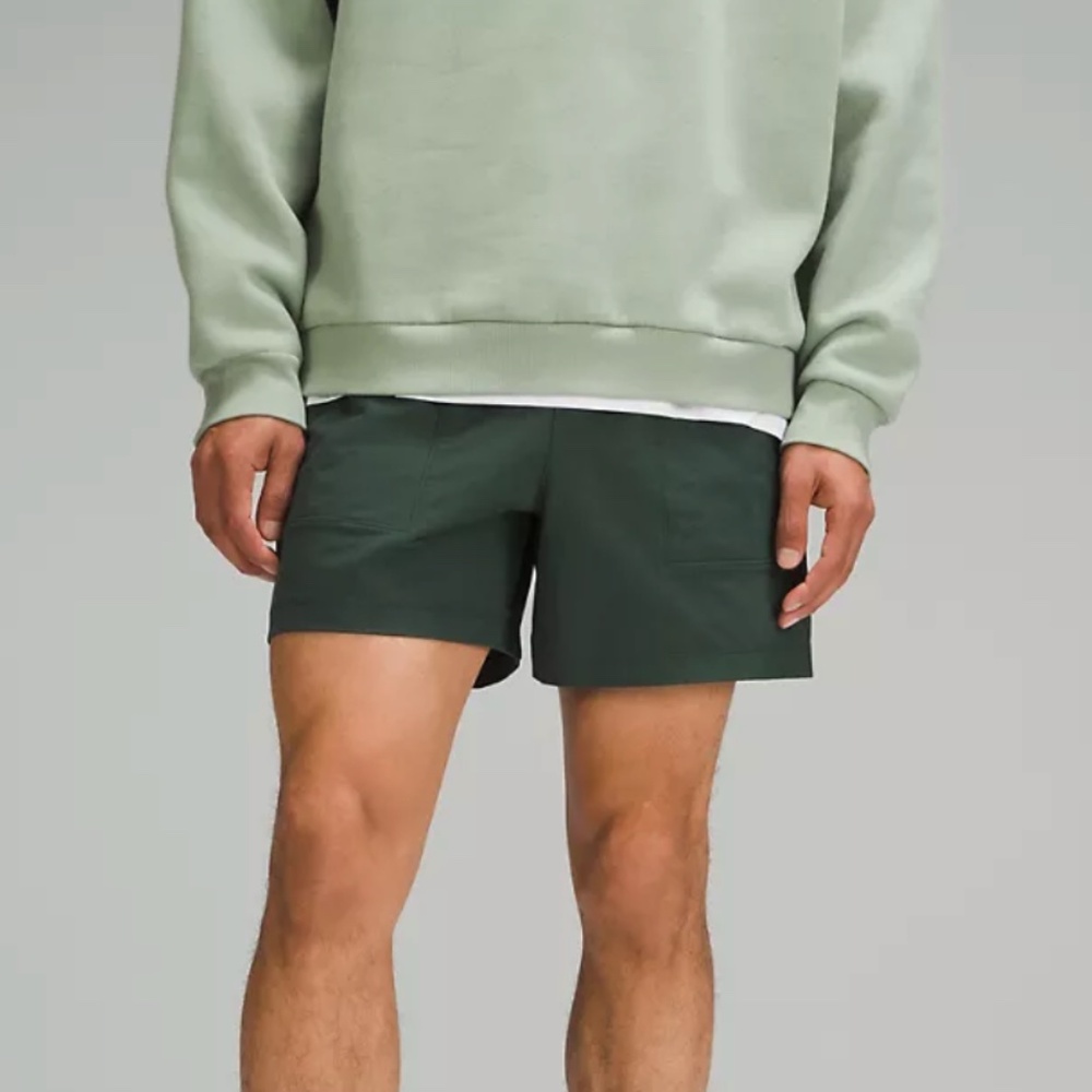 Lululemon Men's Bowline Shorts 5" Stretch Cotton VersaTwill Large Legacy Green
